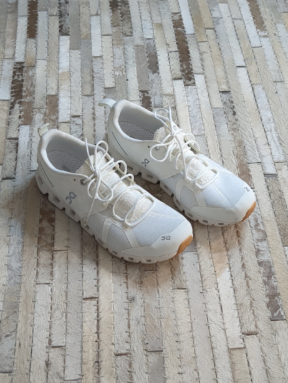 On Cloud 6 Women's Size 10 Terry White Running Shoes